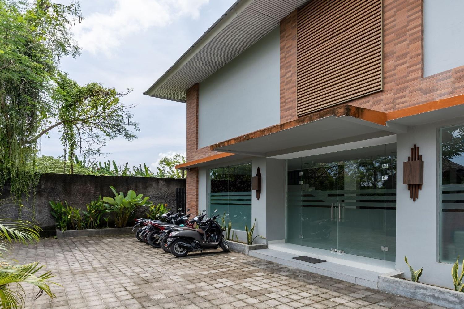 Cove Matahari Guesthouse Sunset Legian Exterior foto